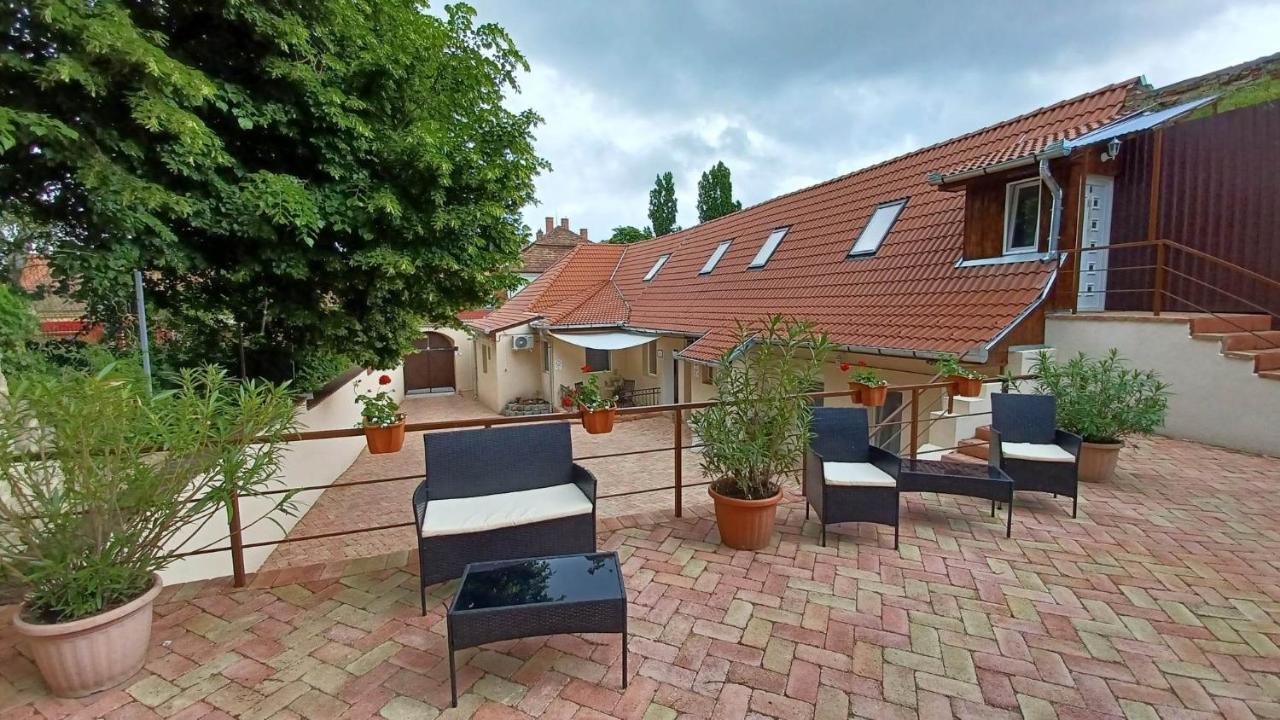 Milla Apartmanok Eger Exterior foto